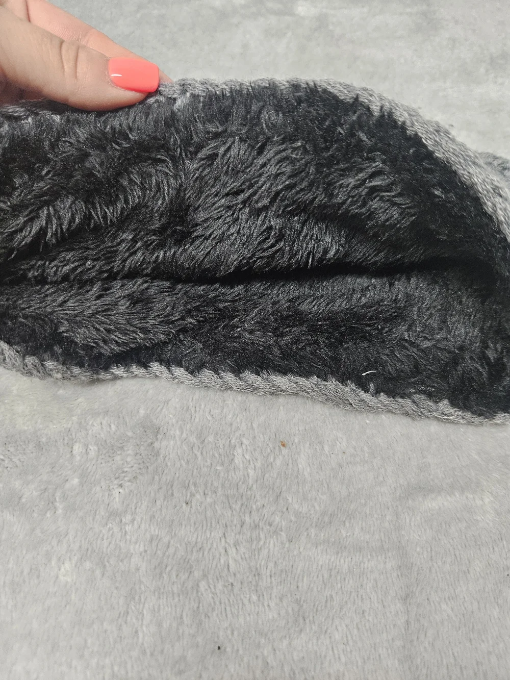 N/A gray cable